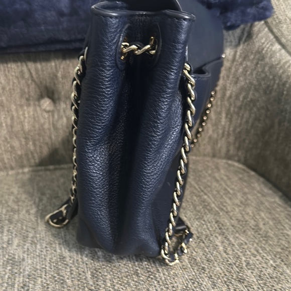 Tory Burch Navy Pebble Leather Crossbody Bag with Chain Strap - Picture 3 of 3